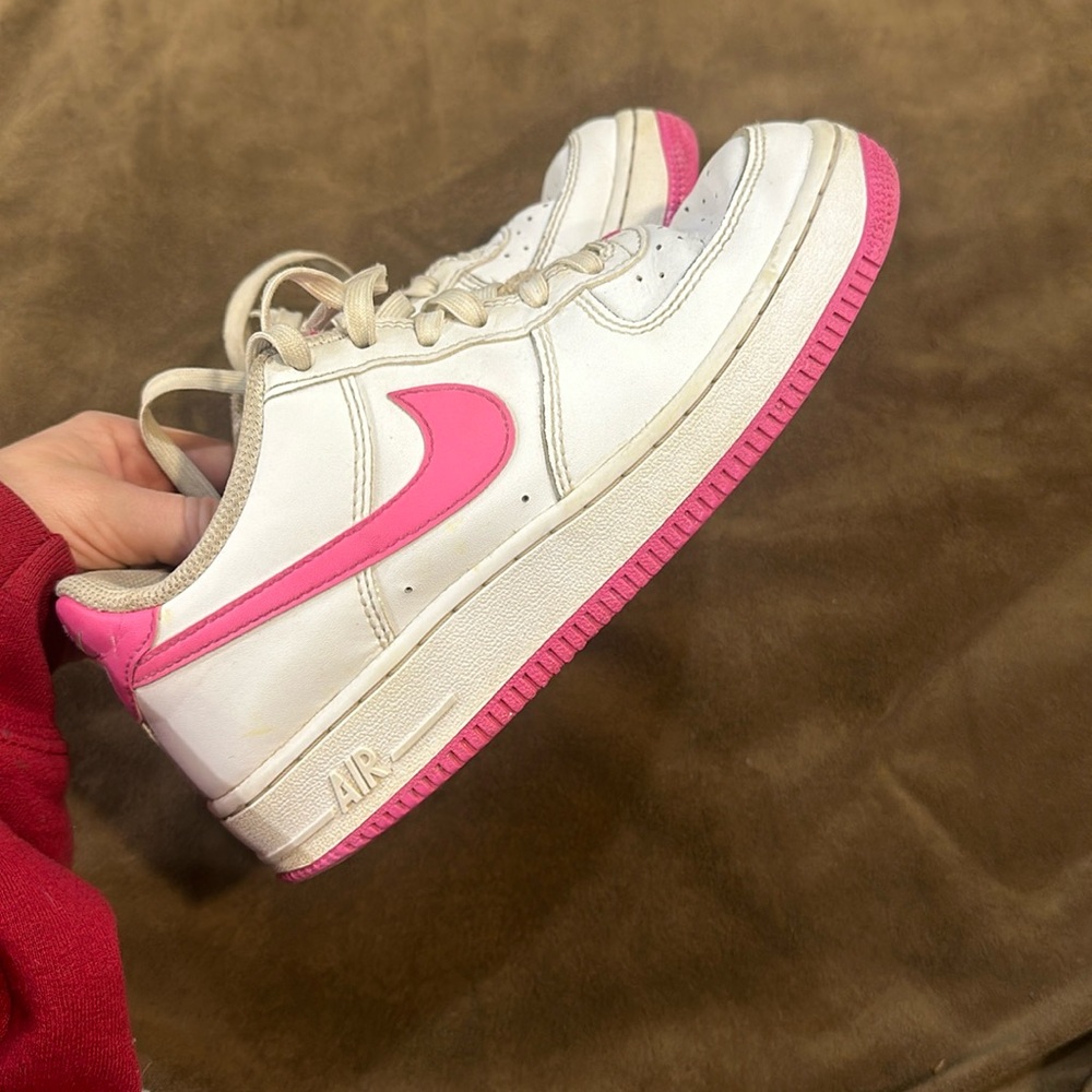 Girls size 3 1/2 nike shoes